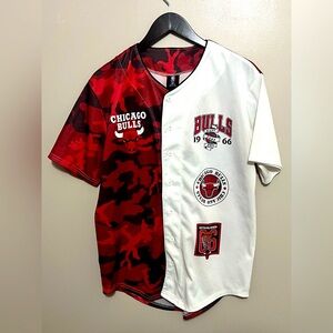 Chicago Bulls red camo basketball jersey-small Spots shown in pic-Size Med
